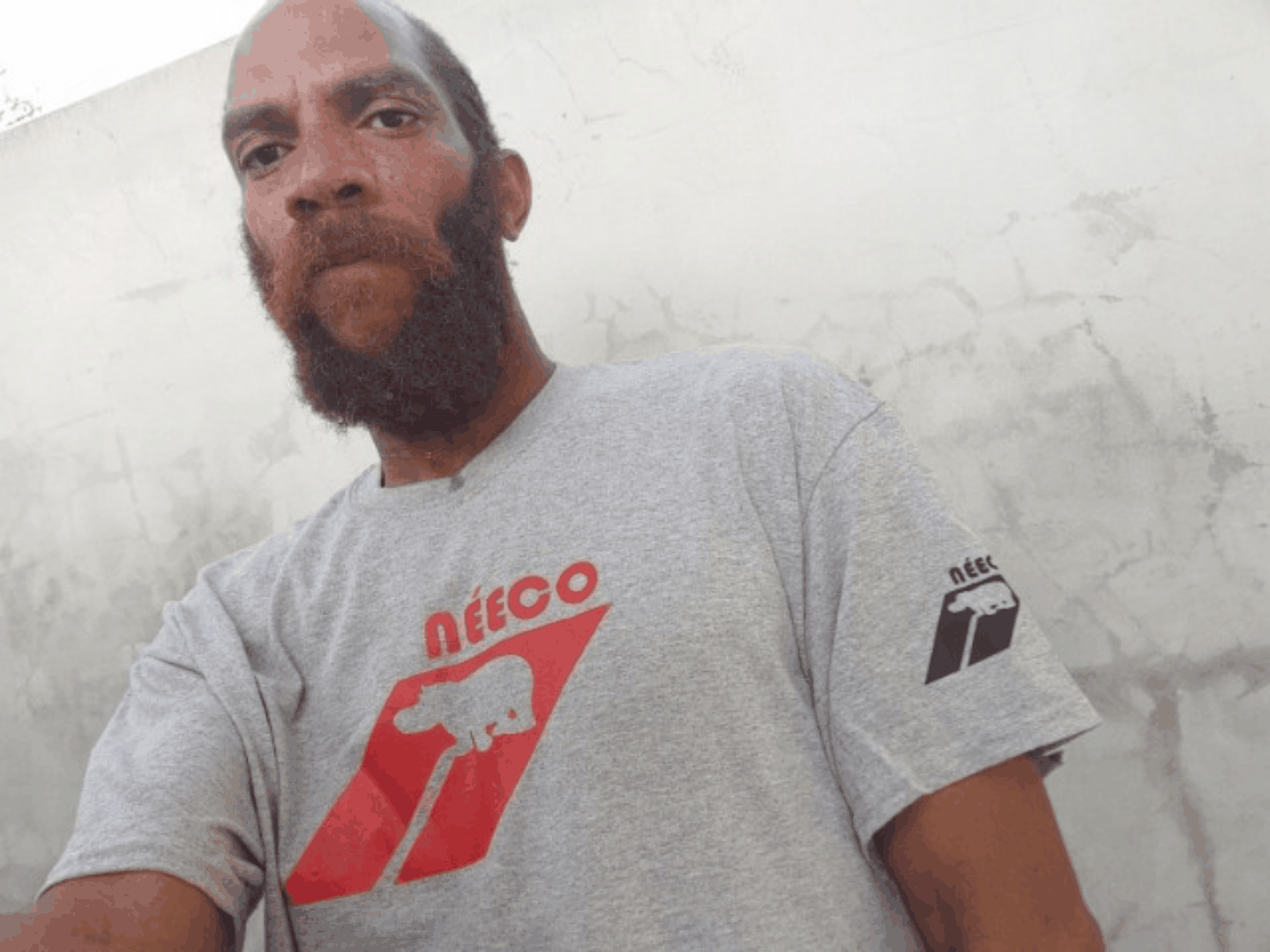 NEECO Image logo shirt model Andrew 
